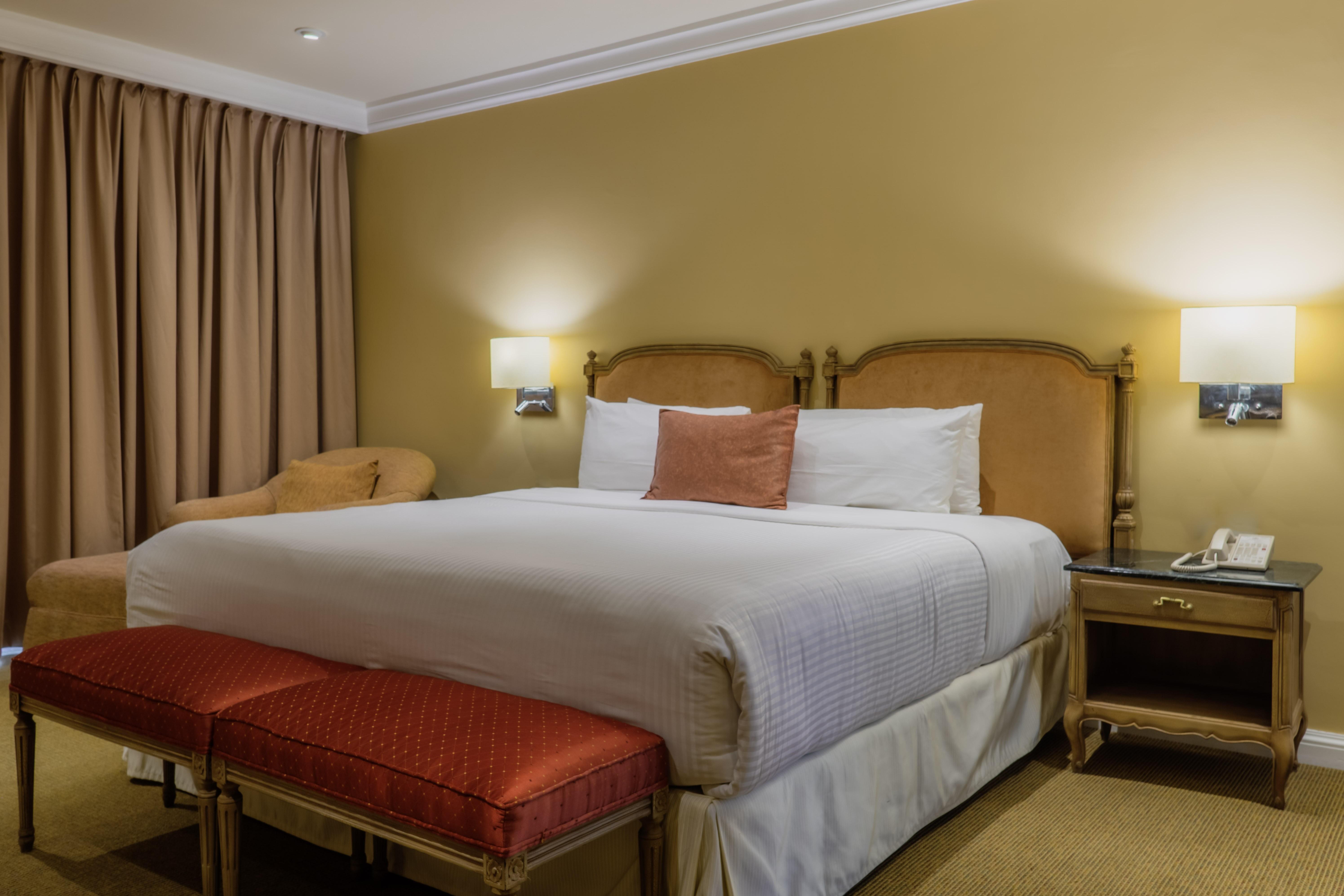 Gamma Monterrey Gran Hotel Ancira Buitenkant foto A guest room at the hotel